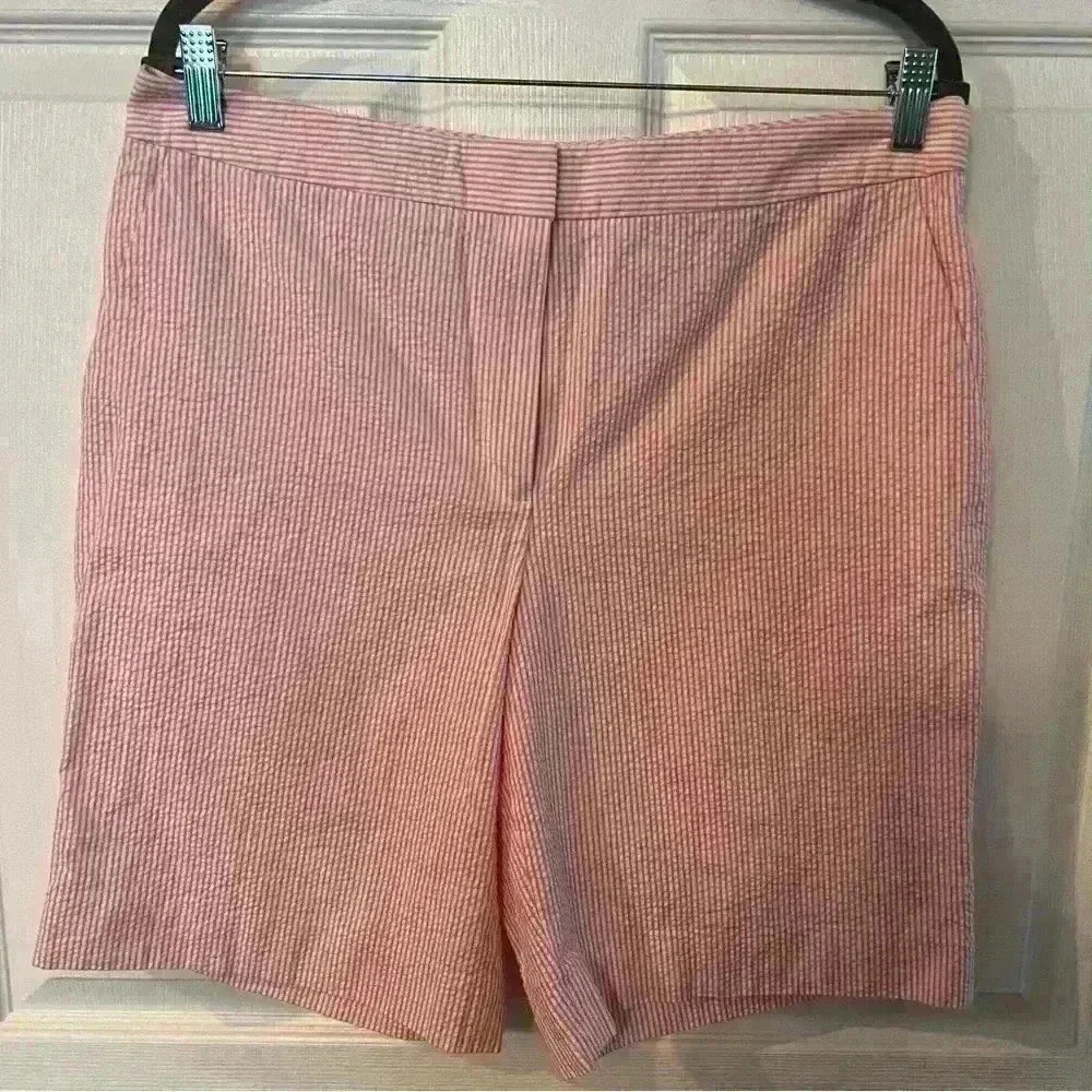 Brooks Brothers Pink and White Seersucker Womens Shorts EUC Size 12, 9.5” inseam